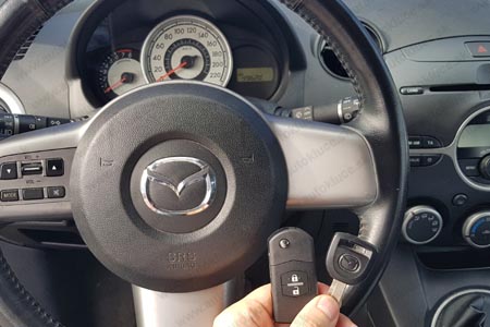 MAZDA 2 2009