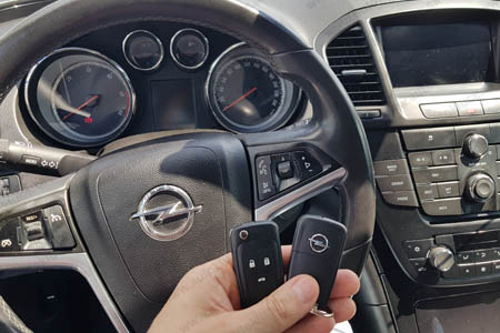 OPEL INSIGNIA 2009